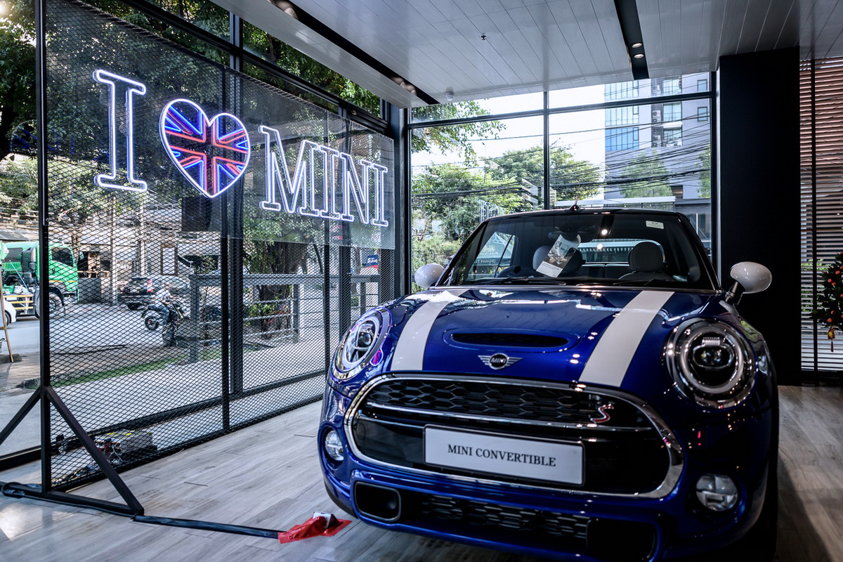 MINI Valentine’s Night Test Drive