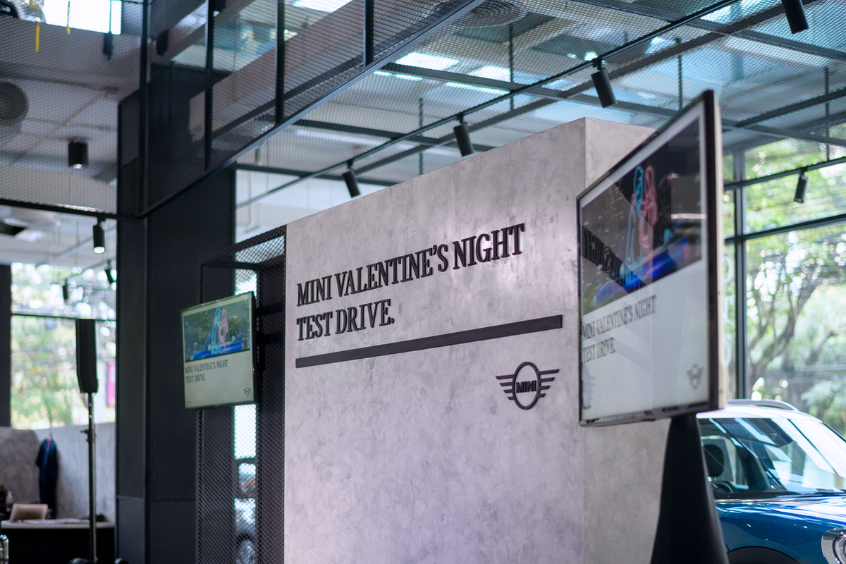 MINI Valentine’s Night Test Drive