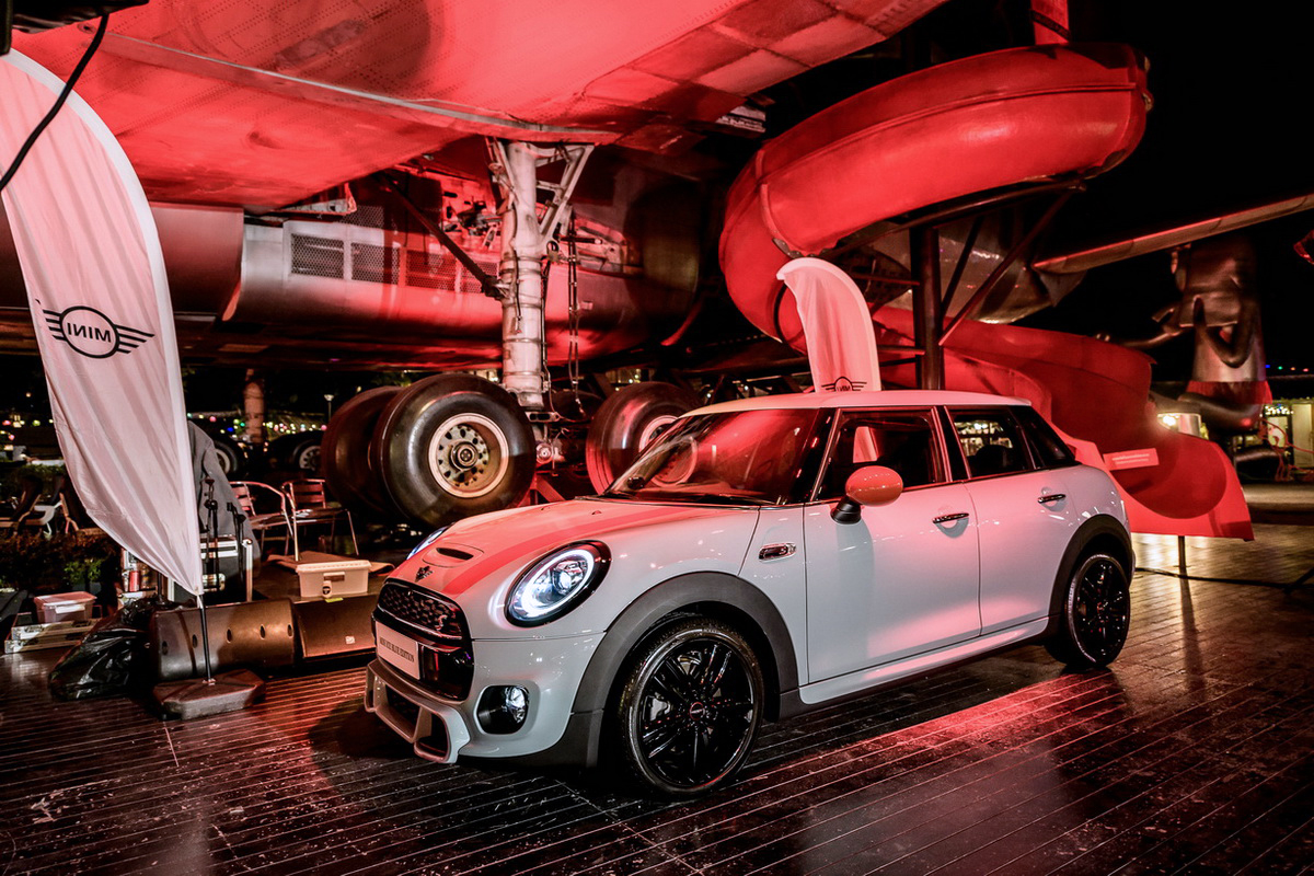 MINI Valentine’s Night Test Drive