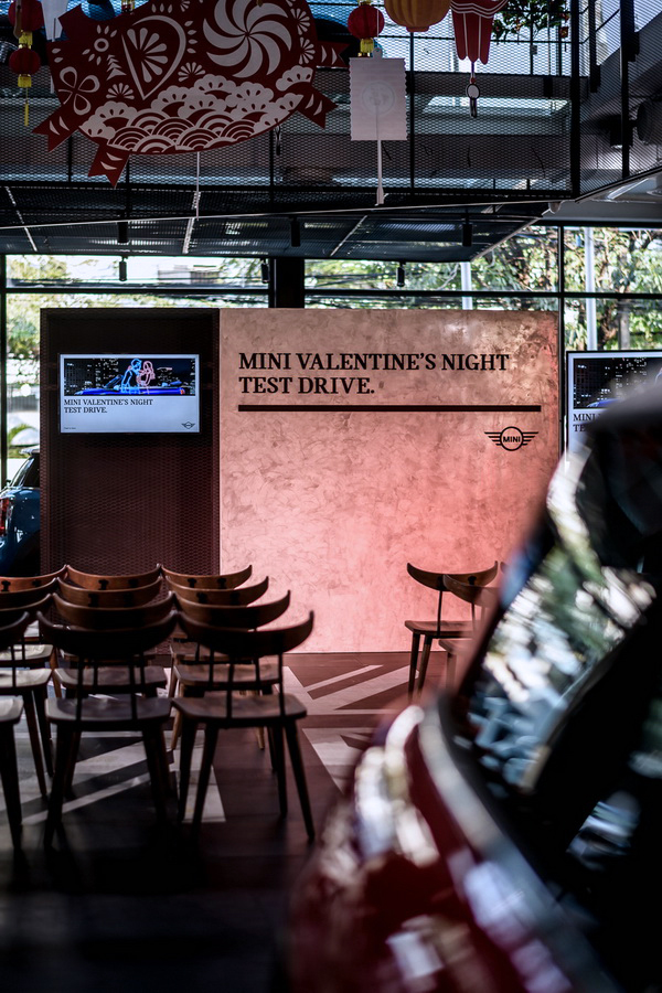MINI Valentine’s Night Test Drive