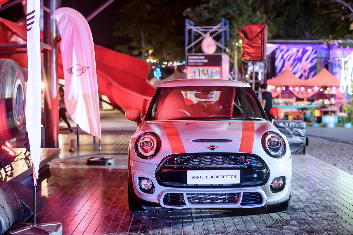 MINI Valentine’s Night Test Drive