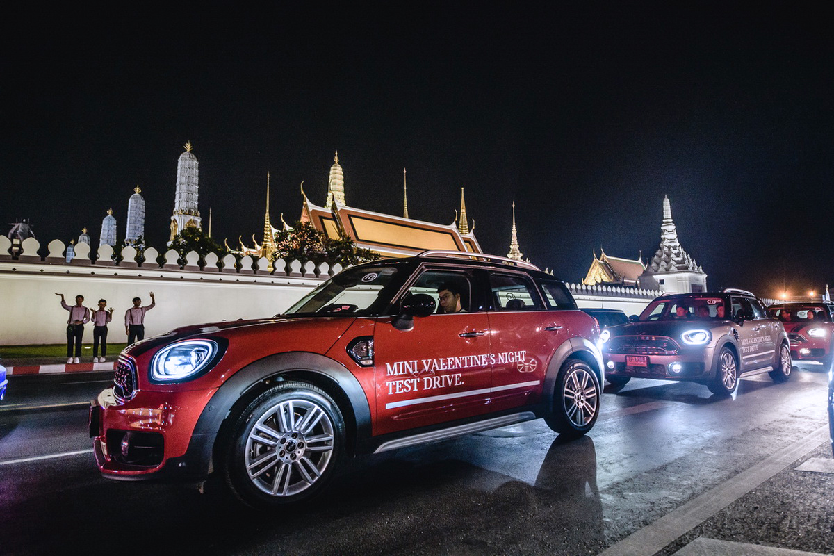 MINI Valentine’s Night Test Drive