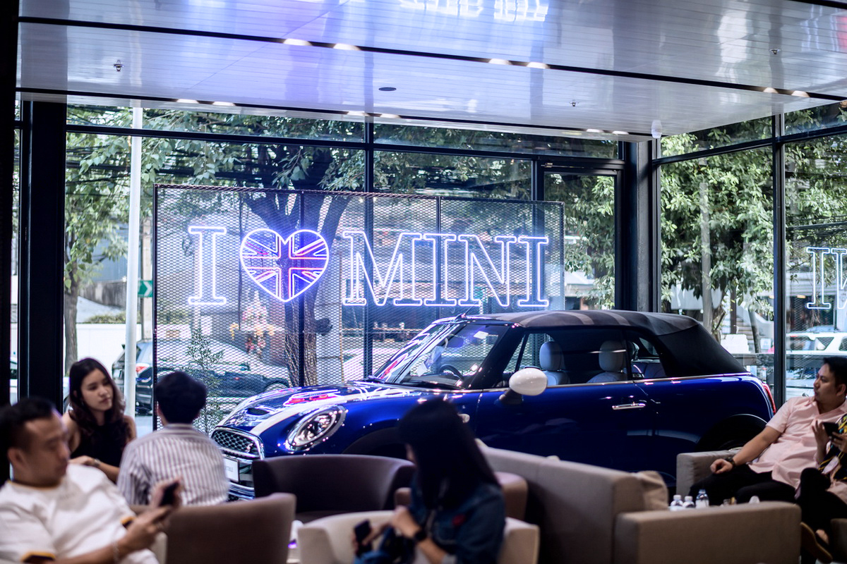 MINI Valentine’s Night Test Drive