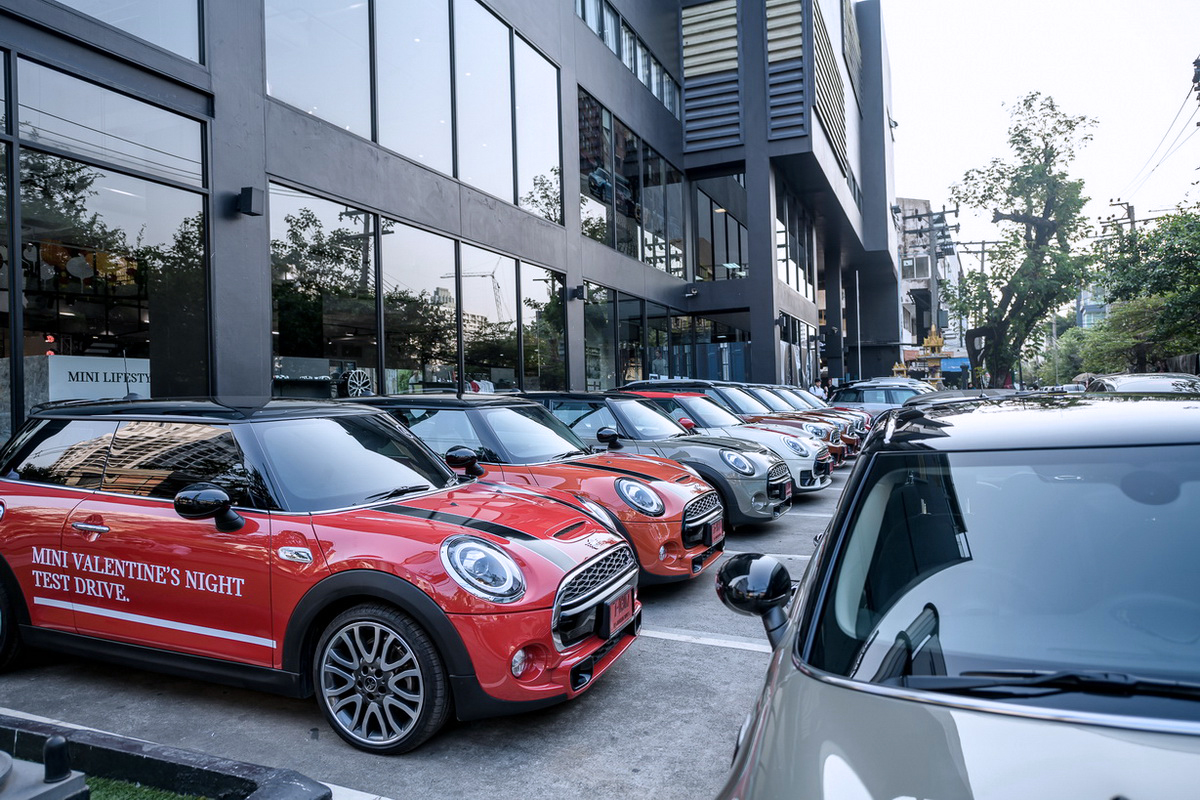 MINI Valentine’s Night Test Drive