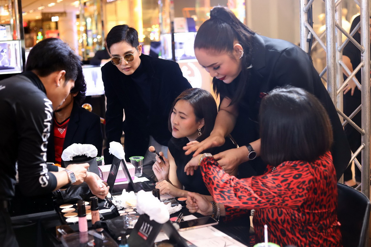 ‘โรบินสัน’ และเครื่องสำอาง ‘อาร์ทตี้ โปรเฟสชั่นแนล’ ชวนสาวๆ อัพเดทเทรนด์เมคอัพ 2019 ในงาน ‘อาร์ทตี้ โปรเฟสชั่นแนล บิวตี้ เวิร์คช็อป’