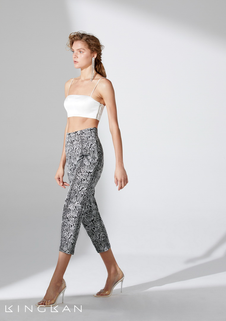 อัพเดทคอลเลกชั่นจาก 2 แบรนด์ดีไซน์เนอร์ไทย เพื่อสาวยุคใหม่สุดสตรอง!