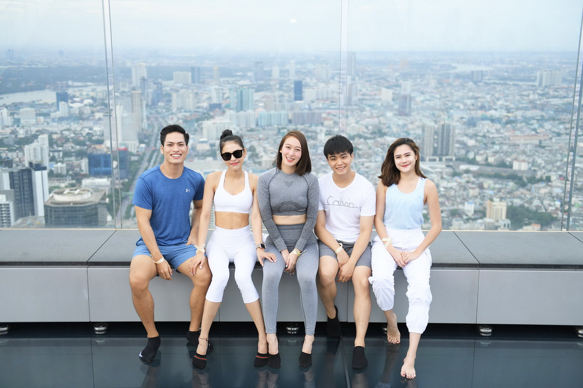 ‘Sunrise Wine Yoga’ กิจกรรมออกกำลังกายสุดอินเทรนด์ ‘โยคะไวน์’  บนดาดฟ้าที่สูงที่สุดในประเทศไทย