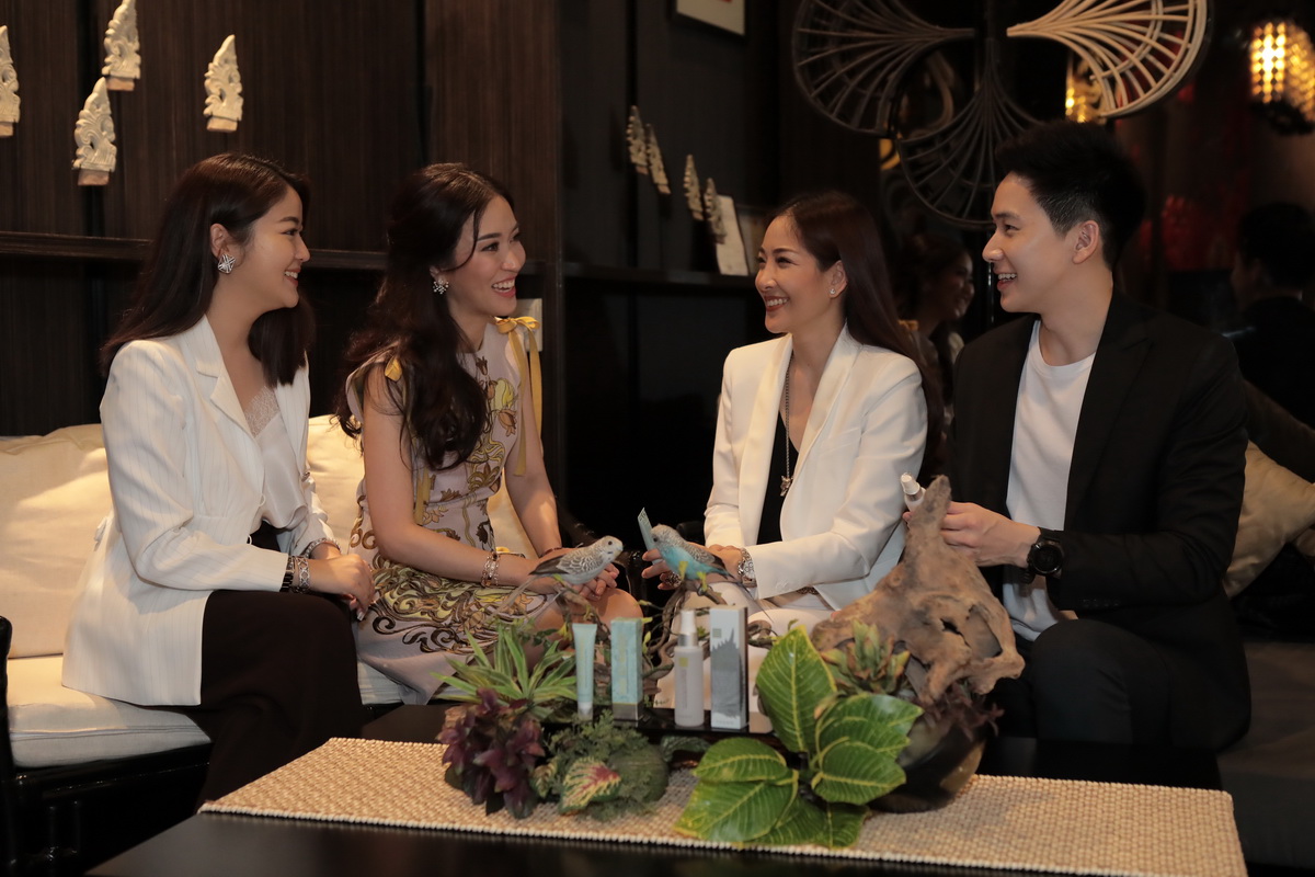 ‘THANN’ ร่วมกับไลฟ์โค้ชชื่อดังจัดกิจกรรมแนะนำเคล็ดลับการสร้างทัศนคติเชิงบวกกับไลฟ์สไตล์คนเมือง พร้อมแนะนำผลิตภัณฑ์ที่มอบความสดชื่น ผ่อนคลาย