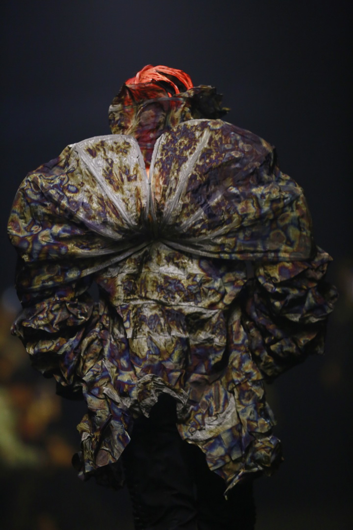 KOI X ส.ก.บ. Worship by Prapakas แฟชั่นโชว์ ‘นารีพิฆาต’ อันน่าตื่นตาตื่นใจ