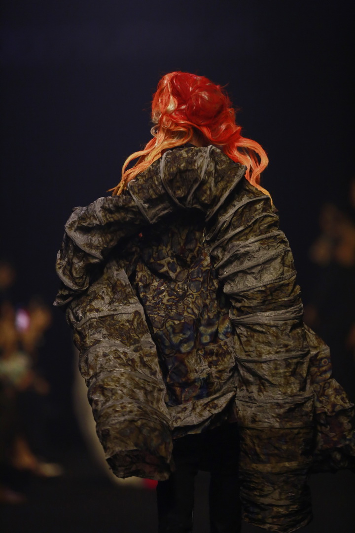 KOI X ส.ก.บ. Worship by Prapakas แฟชั่นโชว์ ‘นารีพิฆาต’ อันน่าตื่นตาตื่นใจ