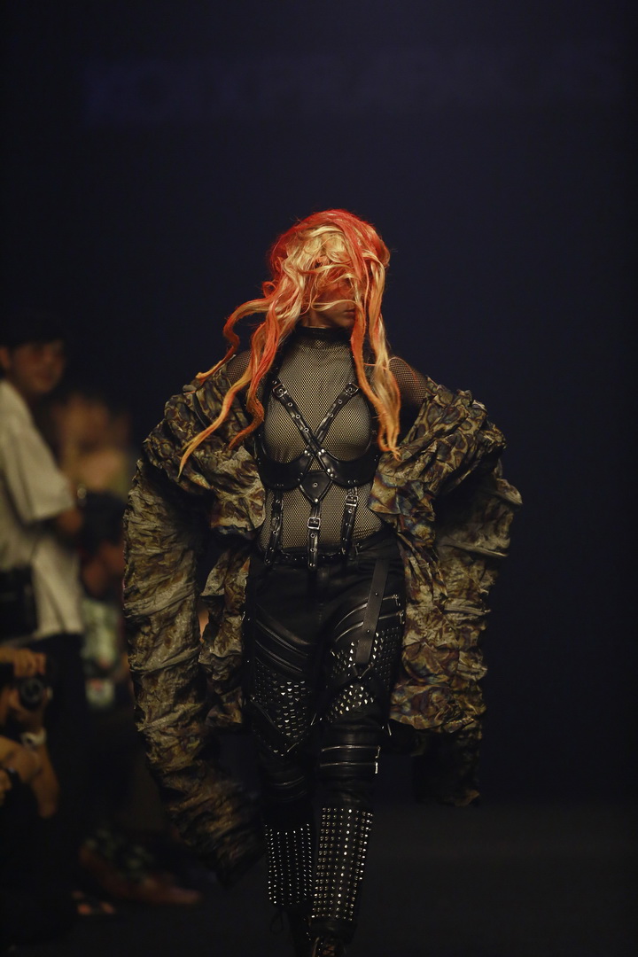 KOI X ส.ก.บ. Worship by Prapakas แฟชั่นโชว์ ‘นารีพิฆาต’ อันน่าตื่นตาตื่นใจ