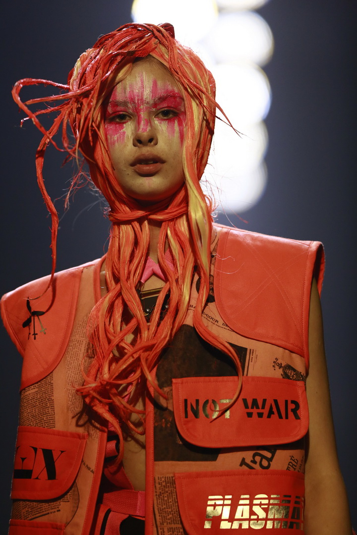 KOI X ส.ก.บ. Worship by Prapakas แฟชั่นโชว์ ‘นารีพิฆาต’ อันน่าตื่นตาตื่นใจ