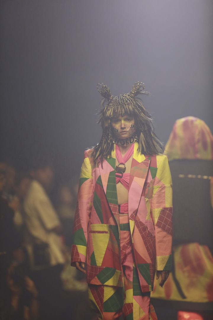 KOI X ส.ก.บ. Worship by Prapakas แฟชั่นโชว์ ‘นารีพิฆาต’ อันน่าตื่นตาตื่นใจ