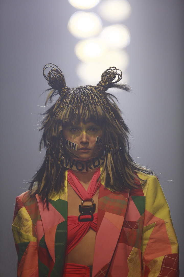 KOI X ส.ก.บ. Worship by Prapakas แฟชั่นโชว์ ‘นารีพิฆาต’ อันน่าตื่นตาตื่นใจ