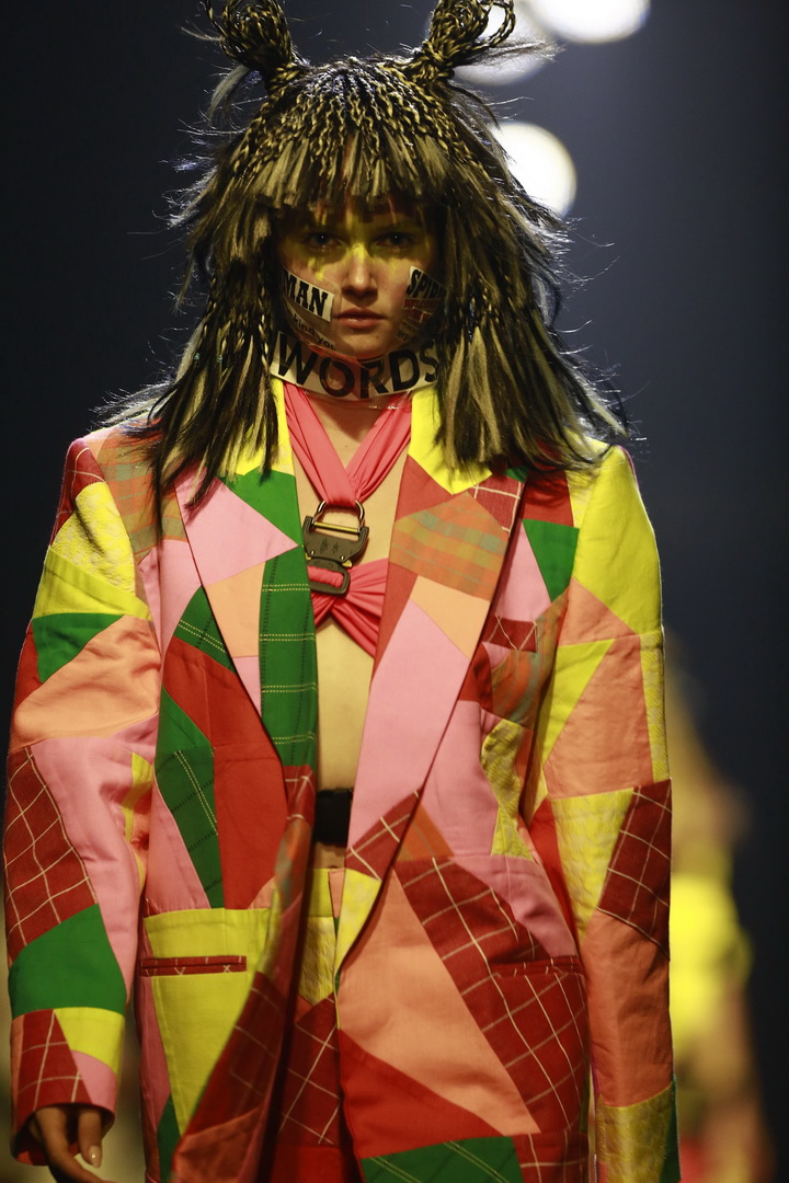 KOI X ส.ก.บ. Worship by Prapakas แฟชั่นโชว์ ‘นารีพิฆาต’ อันน่าตื่นตาตื่นใจ