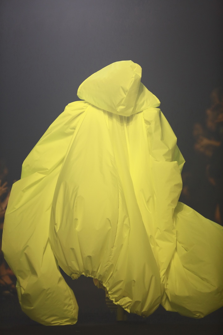 KOI X ส.ก.บ. Worship by Prapakas แฟชั่นโชว์ ‘นารีพิฆาต’ อันน่าตื่นตาตื่นใจ