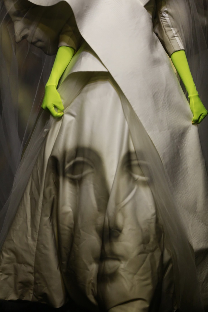 KOI X ส.ก.บ. Worship by Prapakas แฟชั่นโชว์ ‘นารีพิฆาต’ อันน่าตื่นตาตื่นใจ