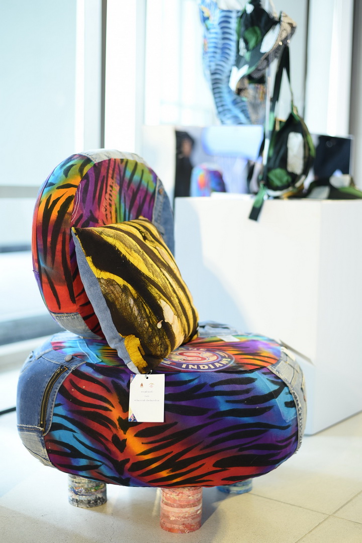 กระทรวงวัฒนธรรม โดยสำนักงานศิลปวัฒนธรรมร่วมสมัย ร่วมกับเหล่าแฟชั่นดีไซเนอร์ไทย จัดงานแถลงข่าวเปิดตัวผลงานการออกแบบเครื่องแต่งกายผ้าไทย