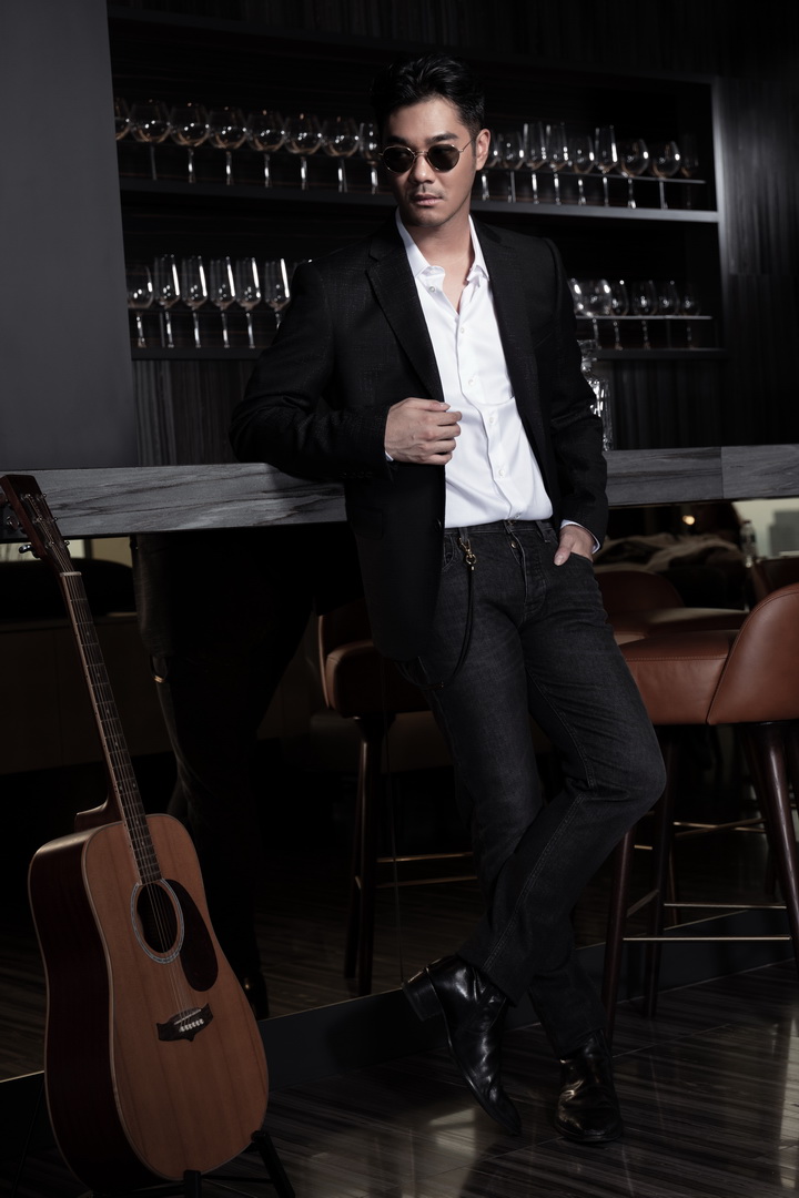 Emporio Armani ‘Freedom’  กับนิยามของคำว่า ‘อิสรภาพ’ จาก 4 คนรุ่นใหม่ ที่พร้อมสนุกและกล้าที่จะเป็นตัวของตัวเอง