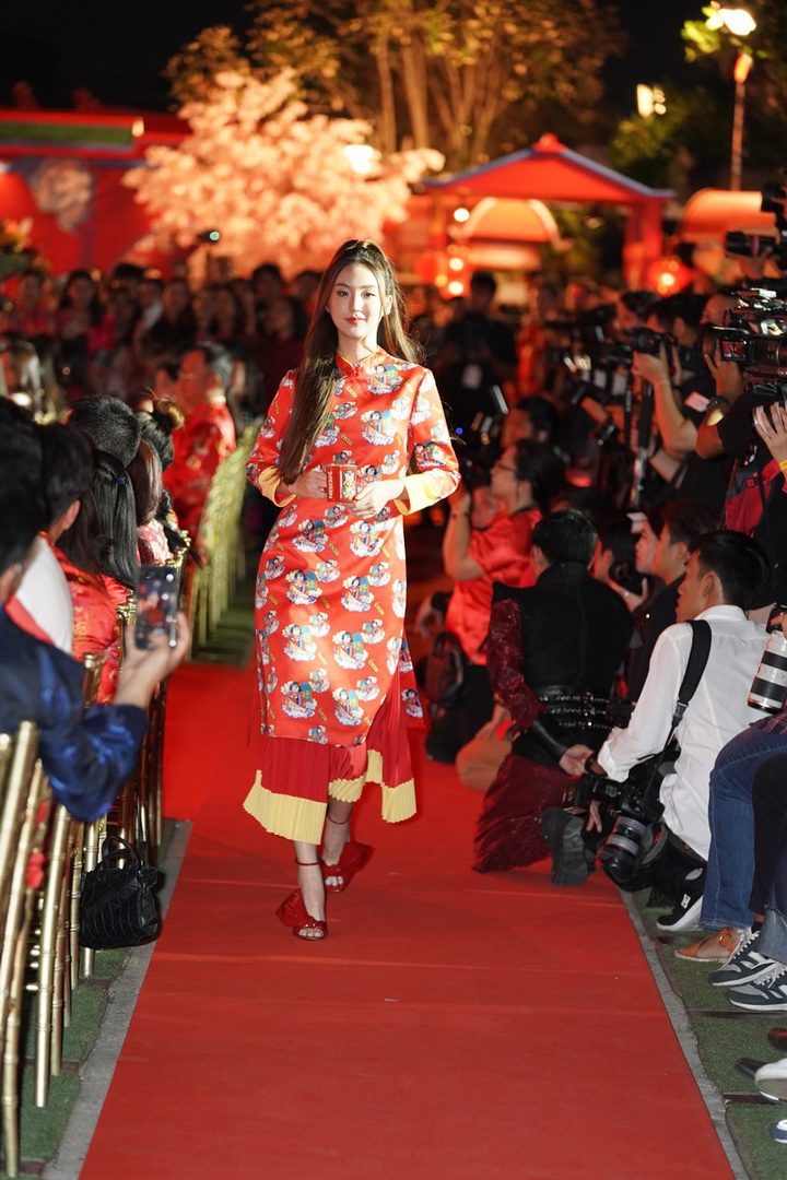 ‘เนสกาแฟ เบลนด์ แอนด์ บรู’ จัดงานใหญ่เปิดตัวแคมเปญ ‘ชงโชครับตรุษจีน’ สไตล์อินเตอร์แอคทีฟครั้งแรกในเมืองไทย