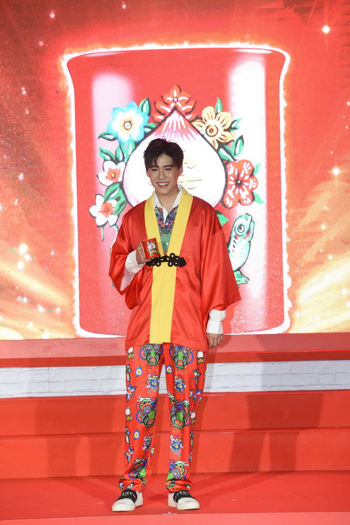 ‘เนสกาแฟ เบลนด์ แอนด์ บรู’ จัดงานใหญ่เปิดตัวแคมเปญ ‘ชงโชครับตรุษจีน’ สไตล์อินเตอร์แอคทีฟครั้งแรกในเมืองไทย