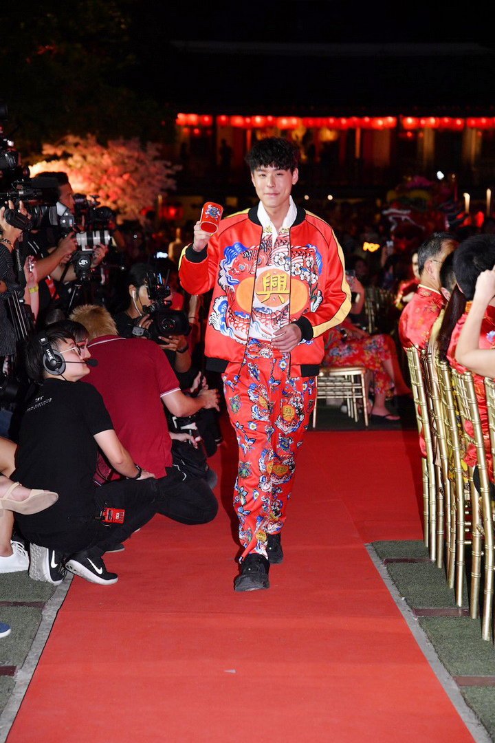 ‘เนสกาแฟ เบลนด์ แอนด์ บรู’ จัดงานใหญ่เปิดตัวแคมเปญ ‘ชงโชครับตรุษจีน’ สไตล์อินเตอร์แอคทีฟครั้งแรกในเมืองไทย