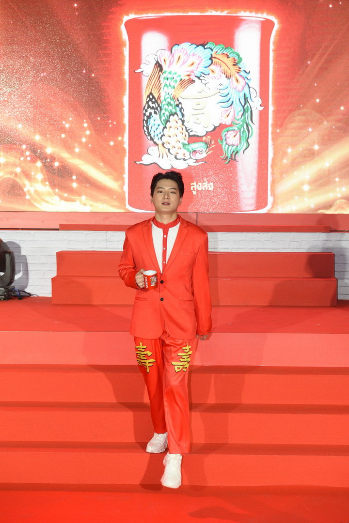 ‘เนสกาแฟ เบลนด์ แอนด์ บรู’ จัดงานใหญ่เปิดตัวแคมเปญ ‘ชงโชครับตรุษจีน’ สไตล์อินเตอร์แอคทีฟครั้งแรกในเมืองไทย