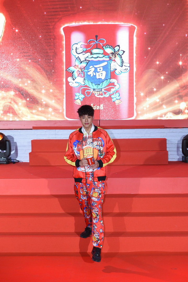 ‘เนสกาแฟ เบลนด์ แอนด์ บรู’ จัดงานใหญ่เปิดตัวแคมเปญ ‘ชงโชครับตรุษจีน’ สไตล์อินเตอร์แอคทีฟครั้งแรกในเมืองไทย