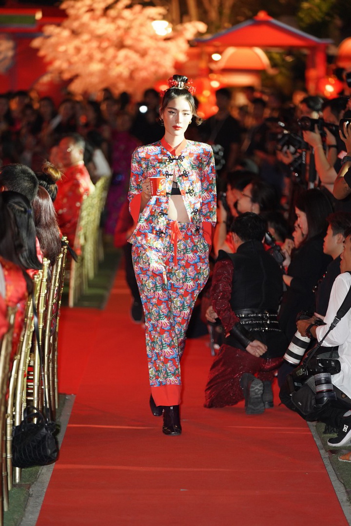 ‘เนสกาแฟ เบลนด์ แอนด์ บรู’ จัดงานใหญ่เปิดตัวแคมเปญ ‘ชงโชครับตรุษจีน’ สไตล์อินเตอร์แอคทีฟครั้งแรกในเมืองไทย