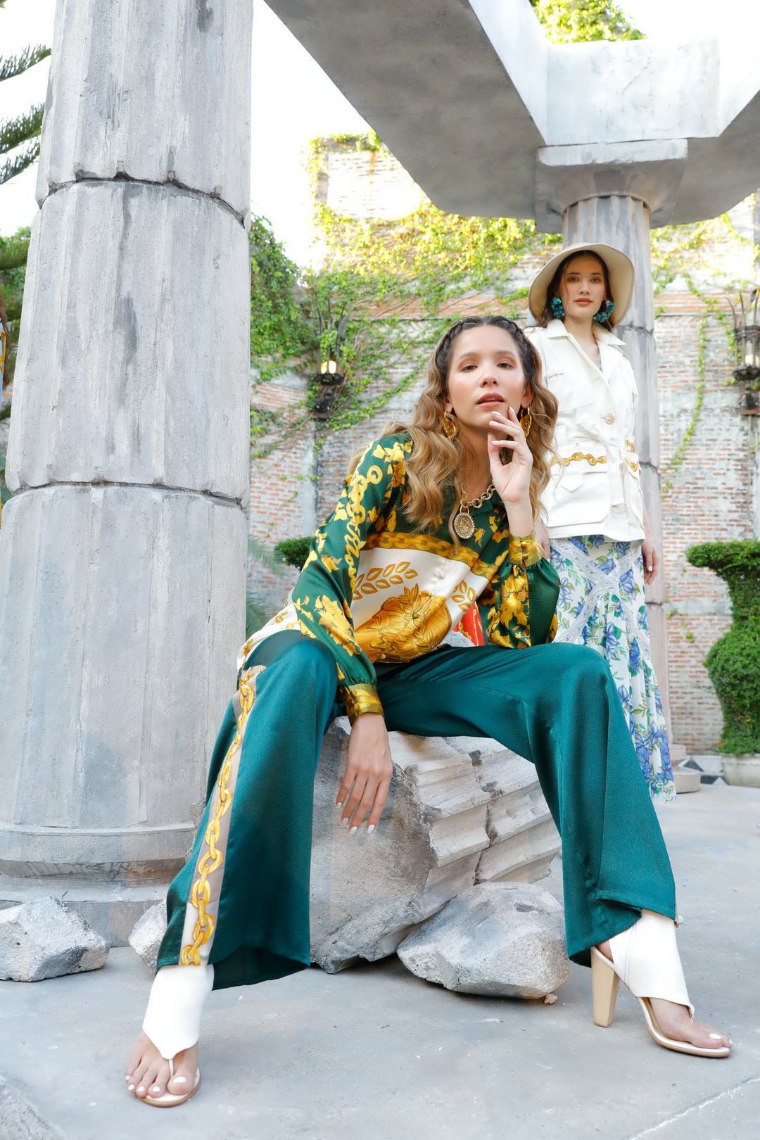 เหล่าคนดังร่วมชมแฟชั่นโชว์อวดโฉม ‘The Hidden Treasure’ คอลเลกชั่นใหม่รับซัมเมอร์จาก ‘KLOSET’