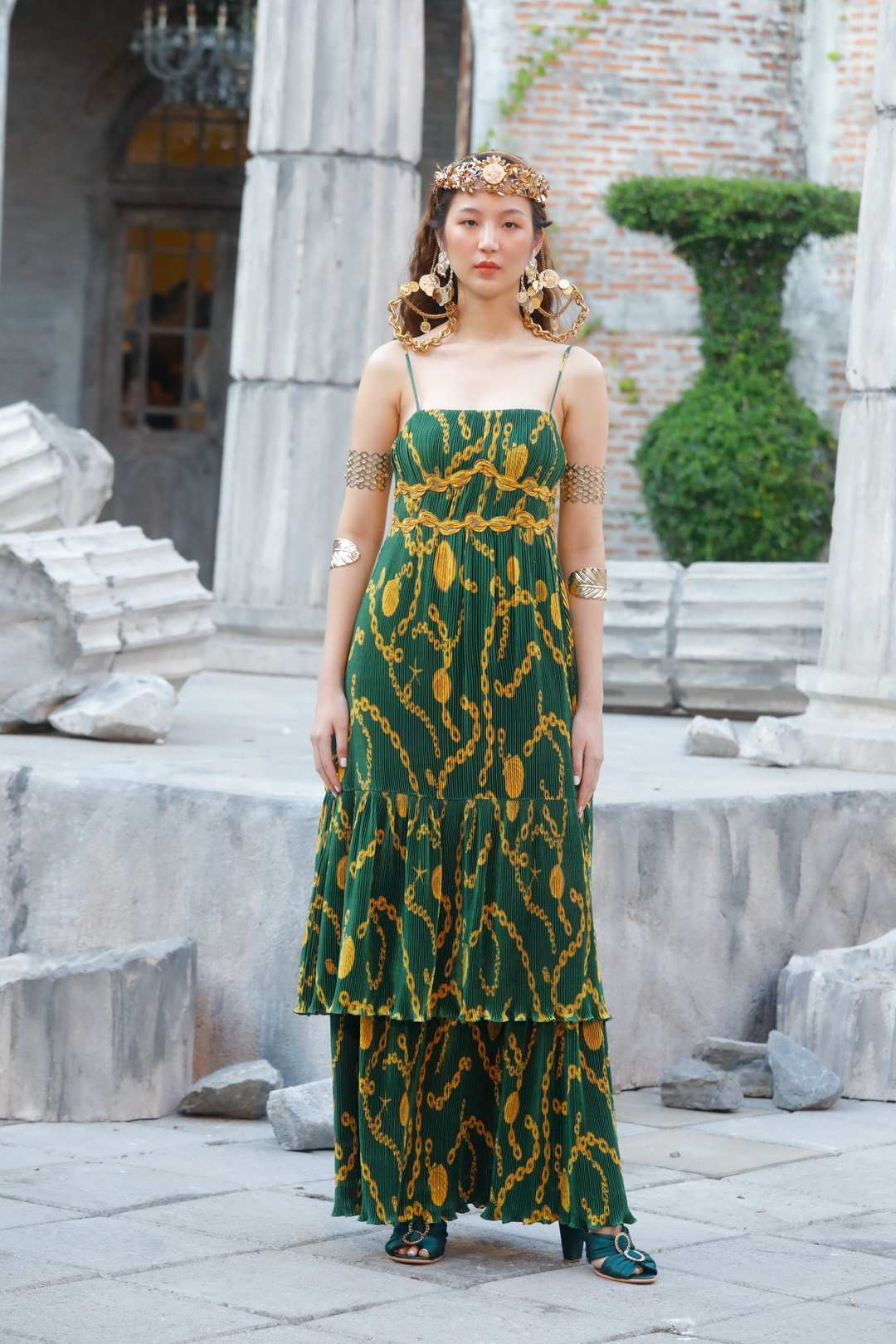 เหล่าคนดังร่วมชมแฟชั่นโชว์อวดโฉม ‘The Hidden Treasure’ คอลเลกชั่นใหม่รับซัมเมอร์จาก ‘KLOSET’