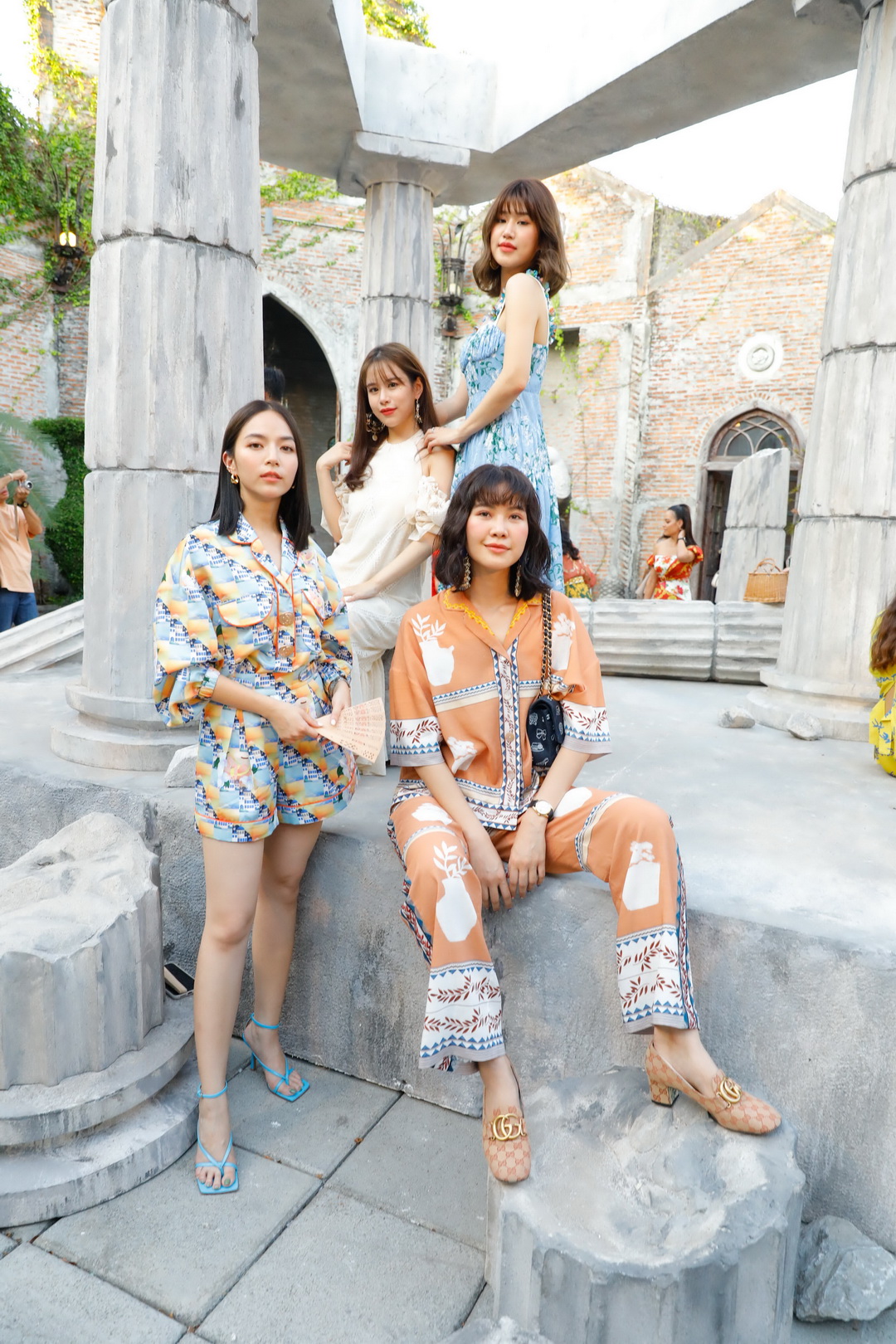 เหล่าคนดังร่วมชมแฟชั่นโชว์อวดโฉม ‘The Hidden Treasure’ คอลเลกชั่นใหม่รับซัมเมอร์จาก ‘KLOSET’