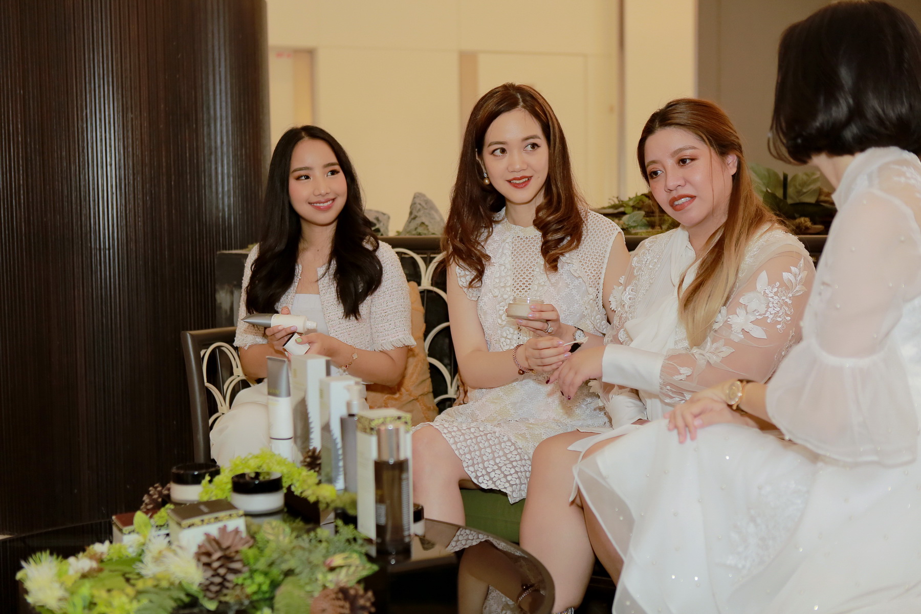 THANN ร่วมกับแพทย์ผู้เชี่ยวชาญด้านผิวหนัง ชวนสาวๆ ดูแลผิวอย่างถูกวิธีรับมือ PM 2.5