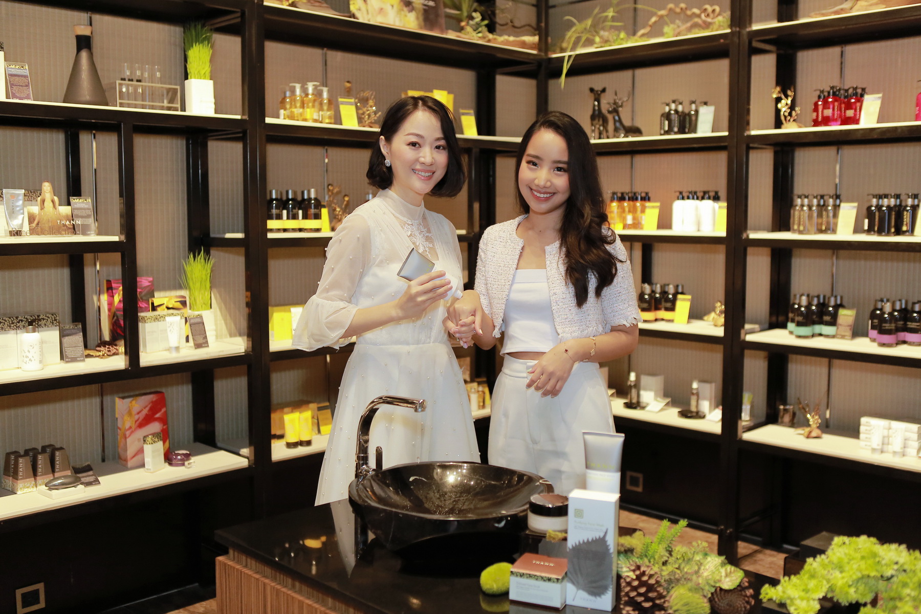 THANN ร่วมกับแพทย์ผู้เชี่ยวชาญด้านผิวหนัง ชวนสาวๆ ดูแลผิวอย่างถูกวิธีรับมือ PM 2.5