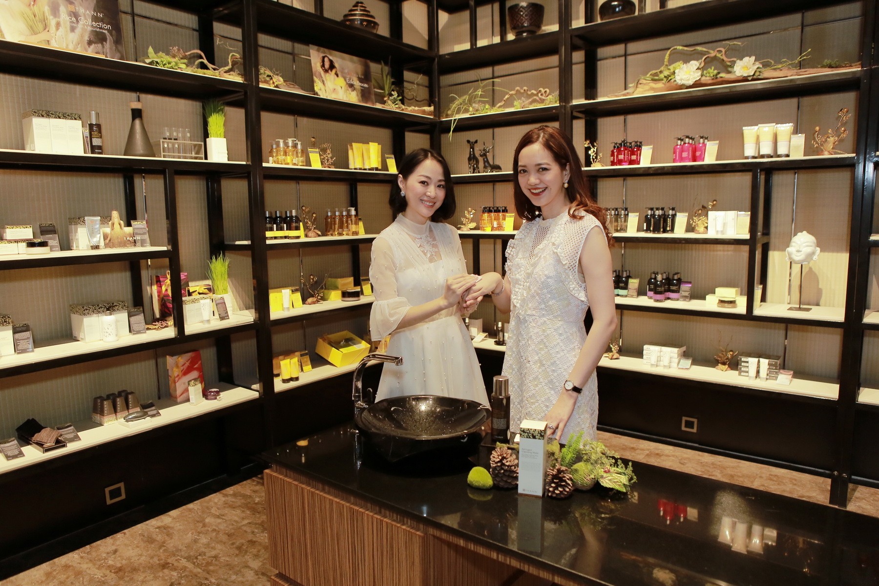 THANN ร่วมกับแพทย์ผู้เชี่ยวชาญด้านผิวหนัง ชวนสาวๆ ดูแลผิวอย่างถูกวิธีรับมือ PM 2.5