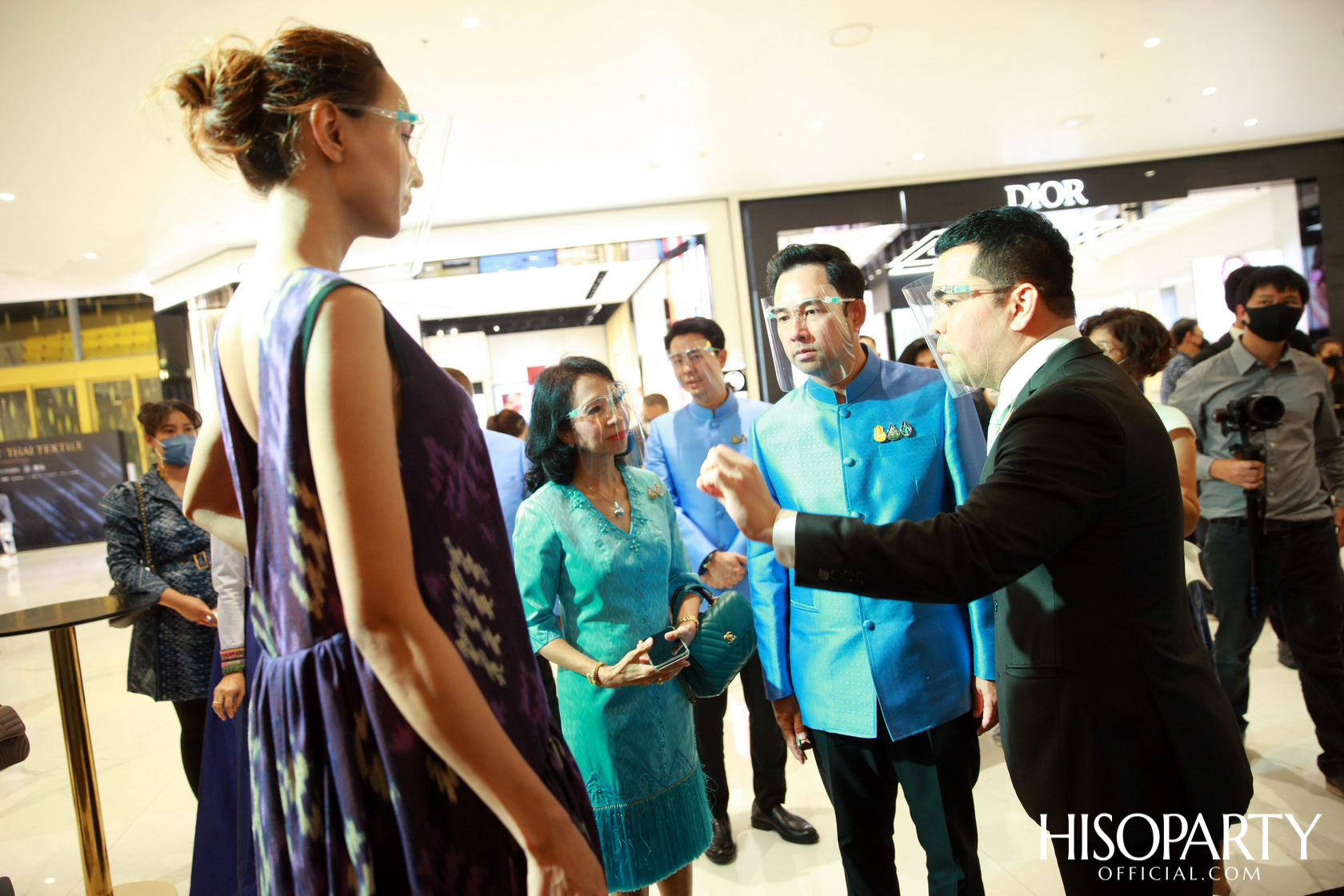 THE ELEGANT THAI TEXTILE  ‘ตระการตาผ้าไทย’