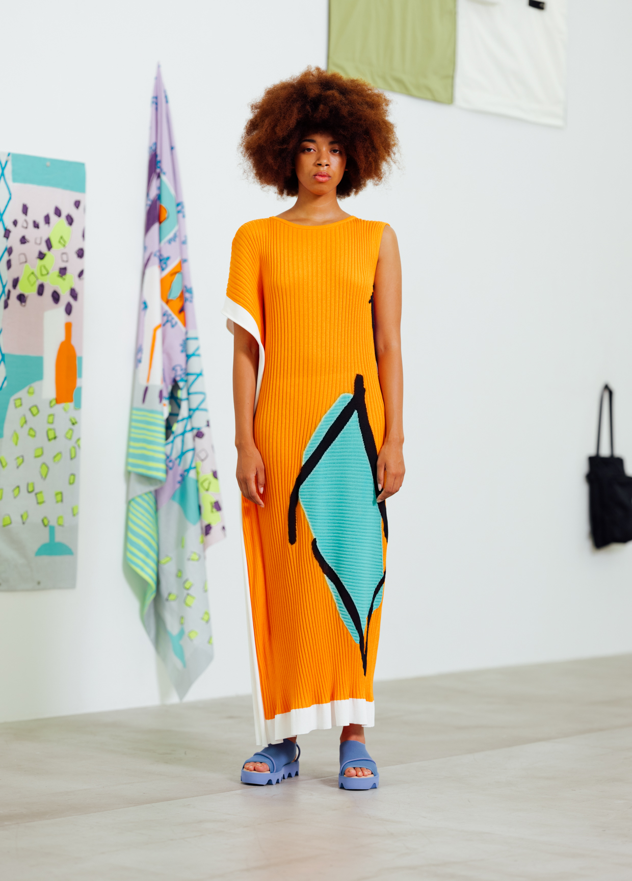 UNPACK THE COMPACT คอลเลกชั่นประจำฤดูใบไม้ผลิ-ฤดูร้อน 2021 จาก ISSEY MIYAKE