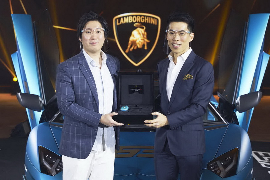 งานฉลองรับรถ Aventador SVJ Roadster 63