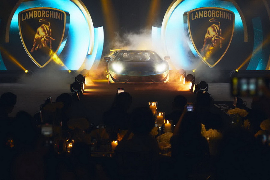 งานฉลองรับรถ Aventador SVJ Roadster 63