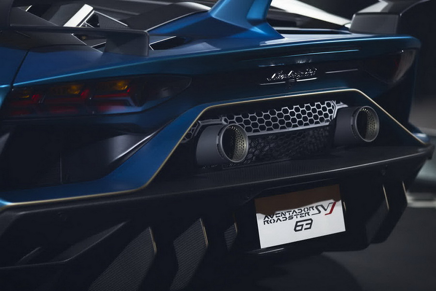 งานฉลองรับรถ Aventador SVJ Roadster 63