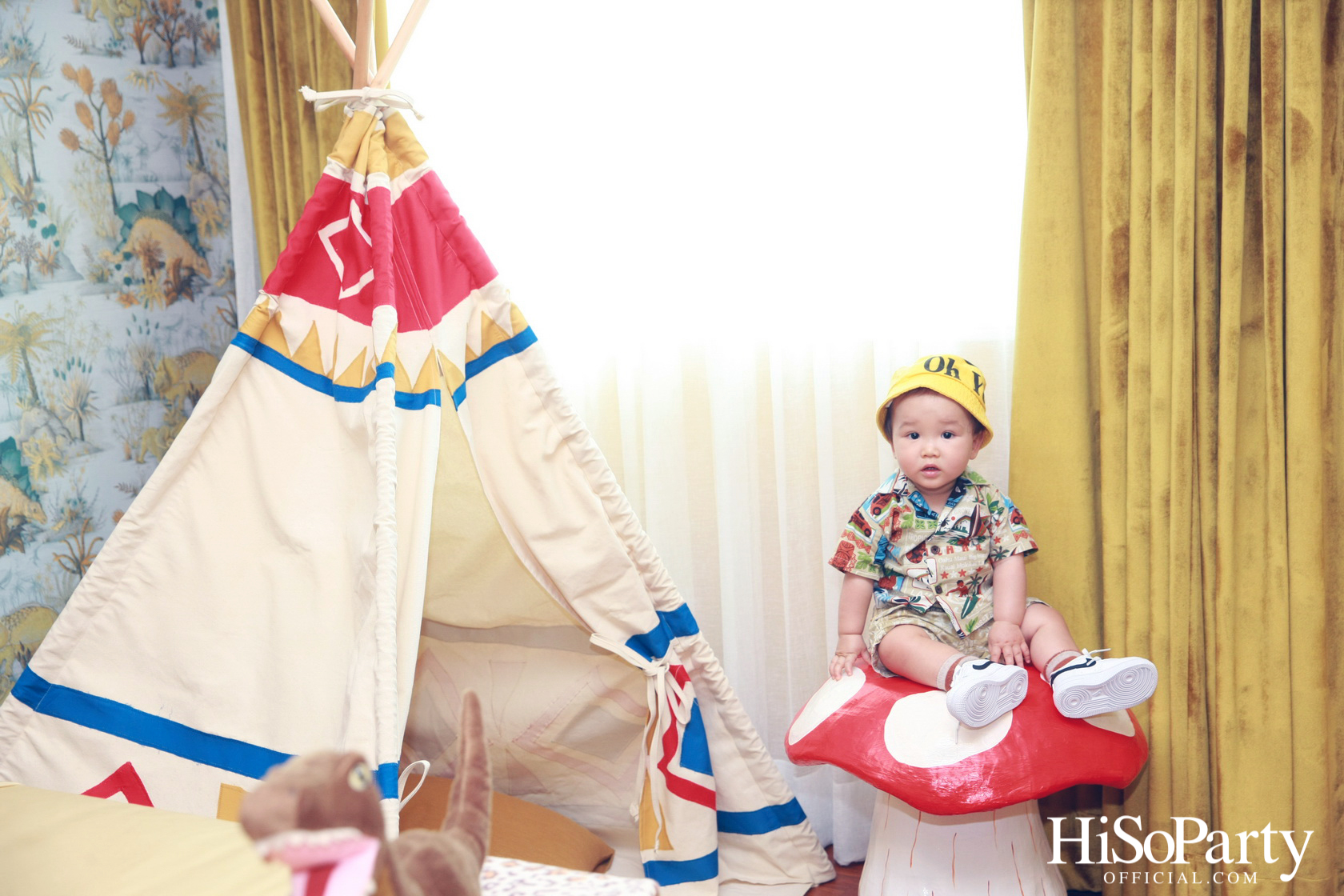 NICHADA x SRETSIS ‘Troppical Magick Villa’