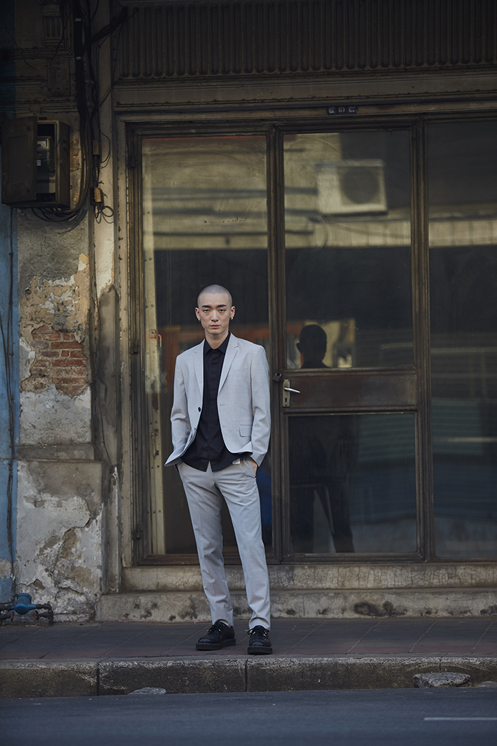 ครีเอทลุคทำงานอย่างมีสไตล์ ให้ดูดีได้ในทุกแอคทิวิตี้ ด้วย CK CALVIN KLEIN คอลเลกชั่น SPRING-SUMMER 2021