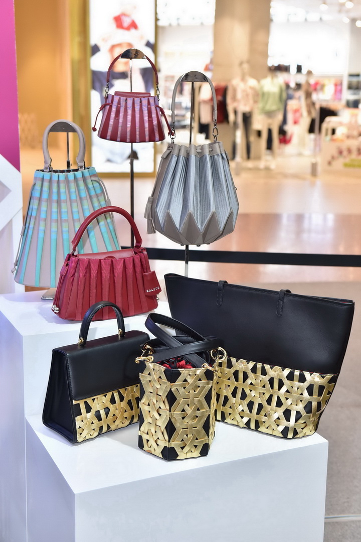 เตรียมพบกับ 2 งานแสดงสินค้าศิลปหัตถกรรมไทย และงานคราฟต์สุดยิ่งใหญ่แห่งปี กับ ‘อัตลักษณ์แห่งสยามครั้งที่ 12 และ ‘Crafts Bangkok 2021’