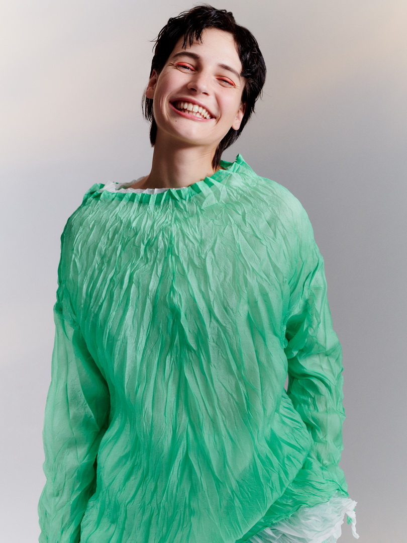 PLEATS PLEASE ISSEY MIYAKE คอลเลกชั่นฤดูใบไม้ผลิ ฤดูร้อน 2022