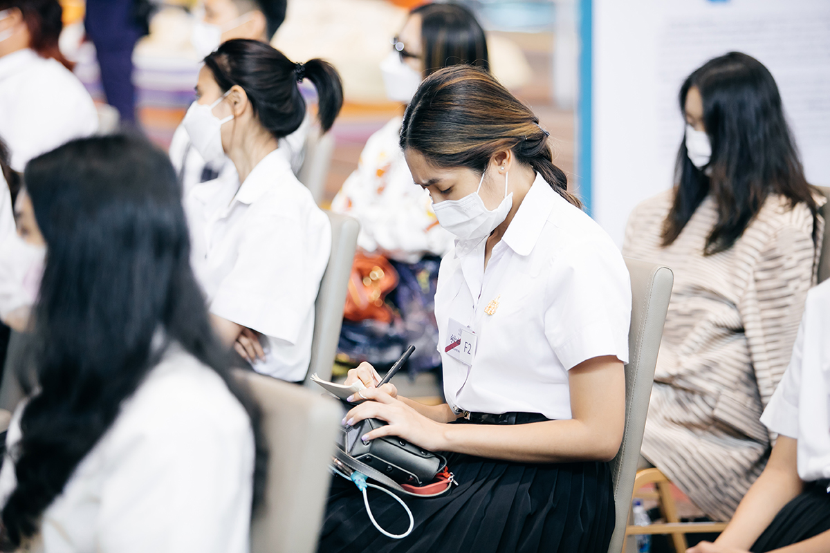 เจ้าฟ้าหญิงสิริวัณณวรีฯ ทรงเปิดงาน THAI TEXTILES TREND BOOK Autumn/Winter 2022-2023