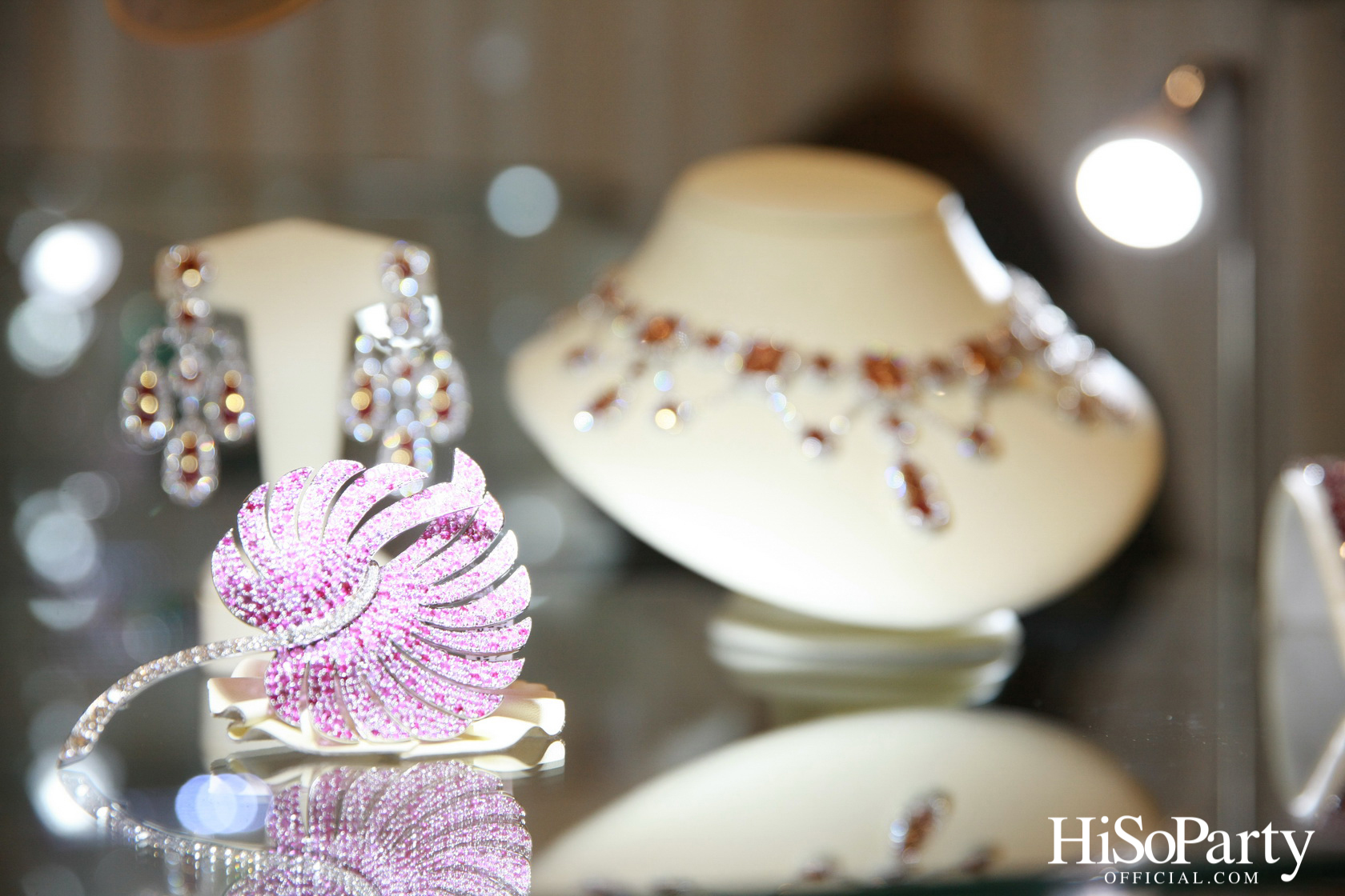 HiSoParty  x 125 SATHORN