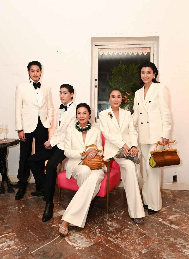 VVON SUGUNNASIL ร่วมกับ Atta Autohaus และ Lotus Arts de Vivre จัดซิทดาวน์ดินเนอร์ พร้อมเปิดตัวคอลเลกชั่น VVHITE Tailoring