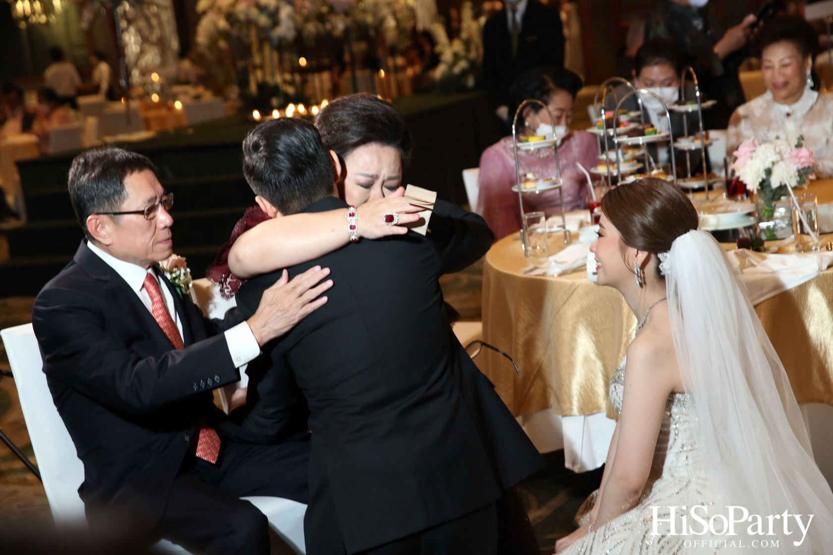 งานฉลองมงคลสมรสระหว่าง คุณชุลีกร หยั่งสายชล และ คุณอธิพัฒน์ วิเศษณัฐ