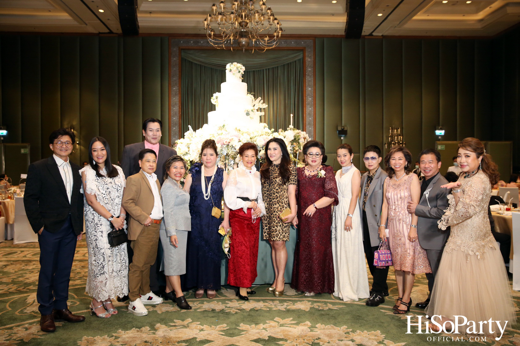 งานฉลองมงคลสมรสระหว่าง คุณชุลีกร หยั่งสายชล และ คุณอธิพัฒน์ วิเศษณัฐ