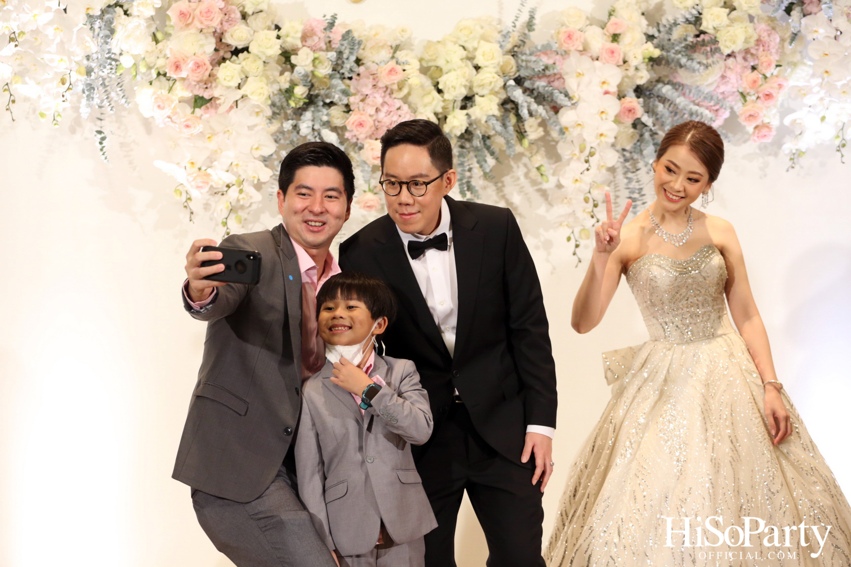 งานฉลองมงคลสมรสระหว่าง คุณชุลีกร หยั่งสายชล และ คุณอธิพัฒน์ วิเศษณัฐ